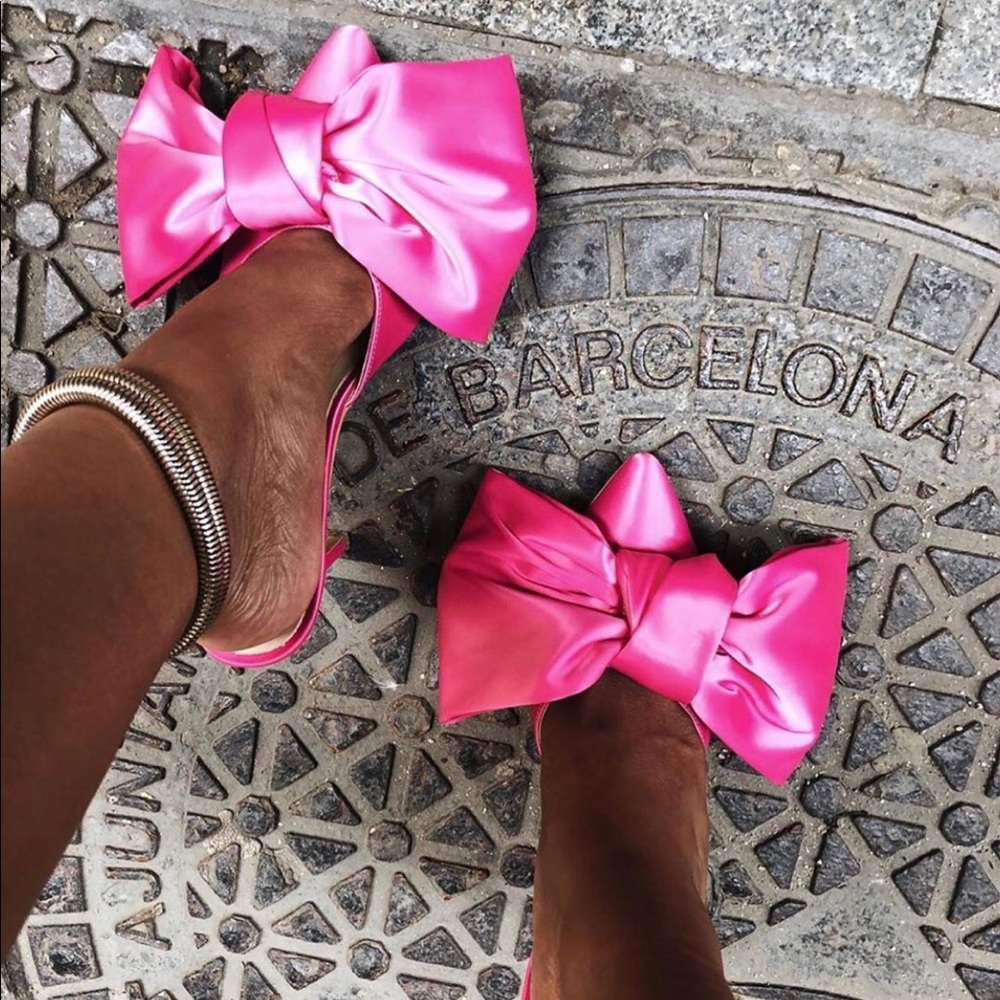 ICONIC LARGE BOW SATIN MULES